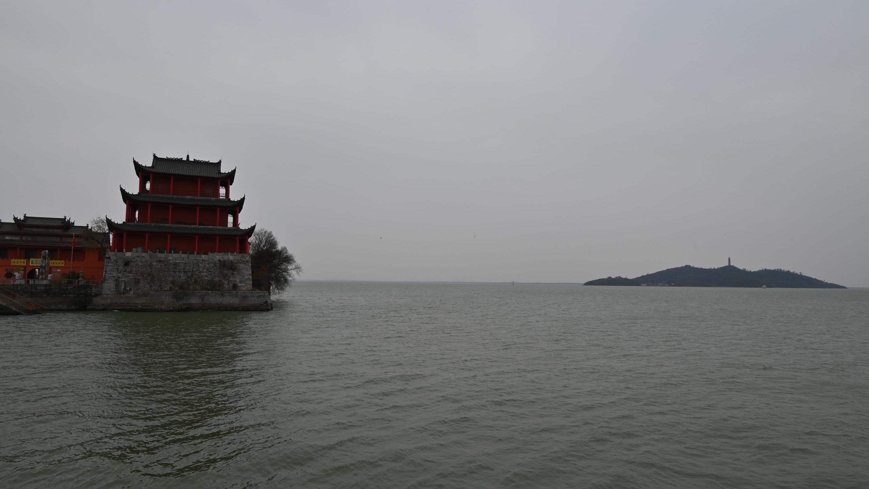 离巢湖最近有什么景点(离巢湖最近有什么景点可以玩)