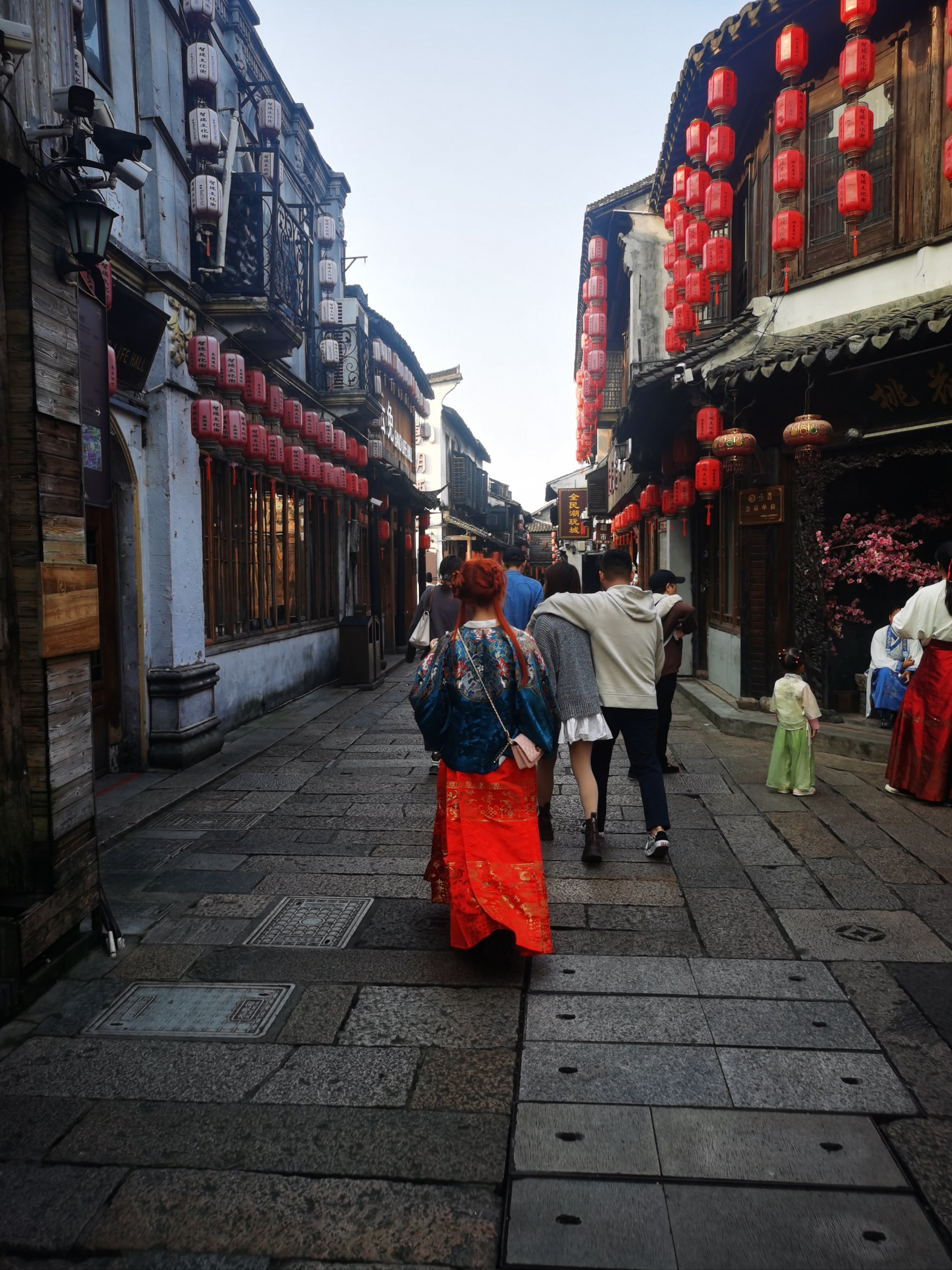 西街景点小巷在哪(西街景点小巷在哪个位置)