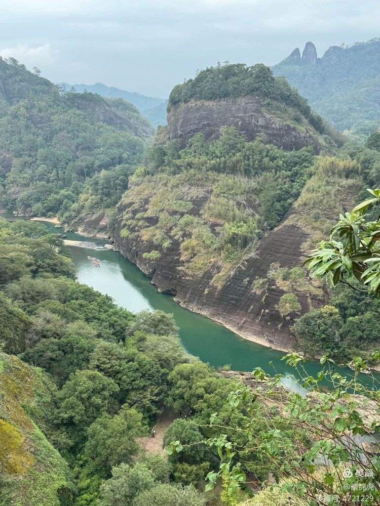 天游峰的景点有什么(天游峰好爬吗)