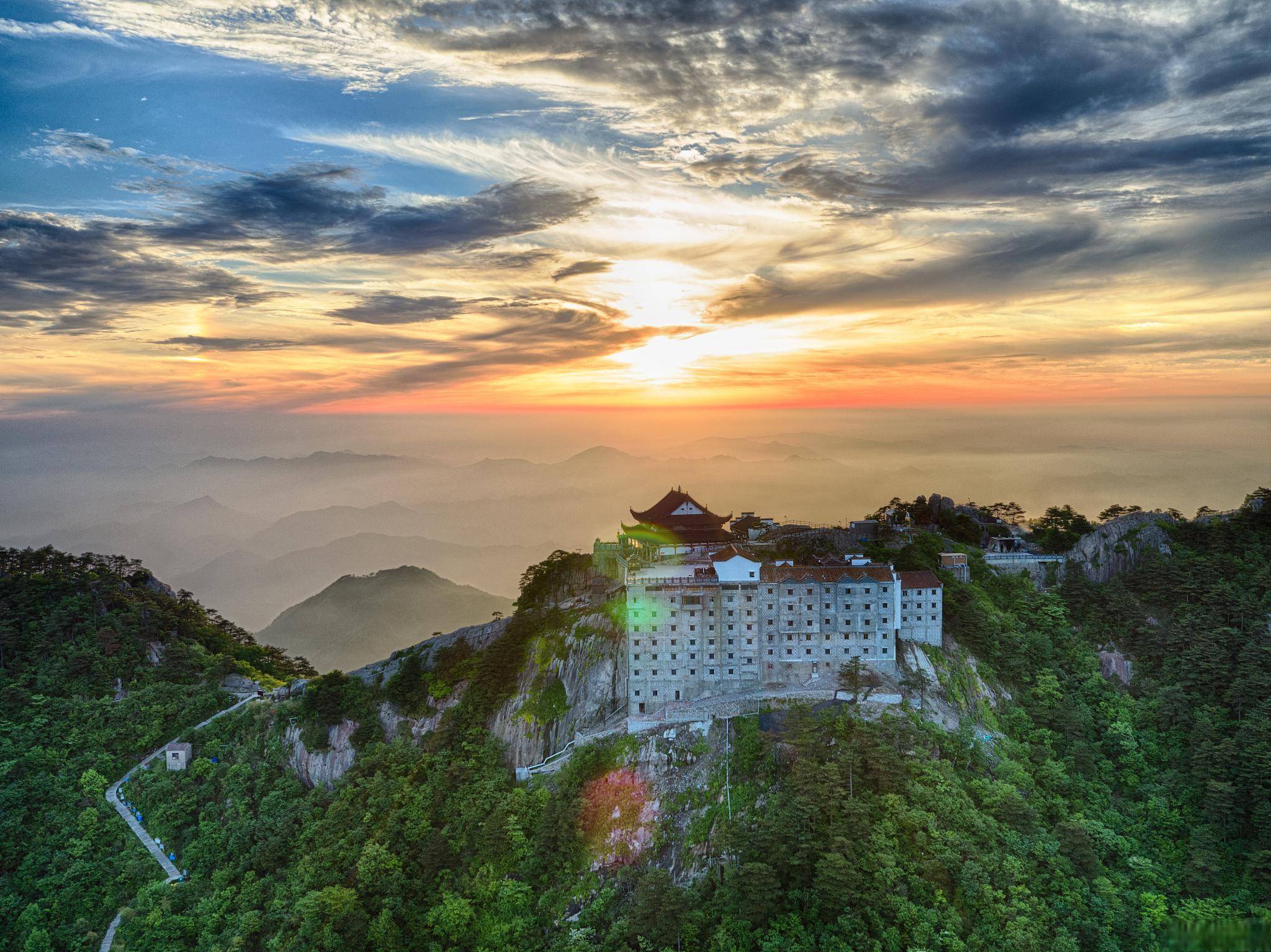 安徽周边好玩的旅游景点推荐(安徽周边旅游景点大全一日游)