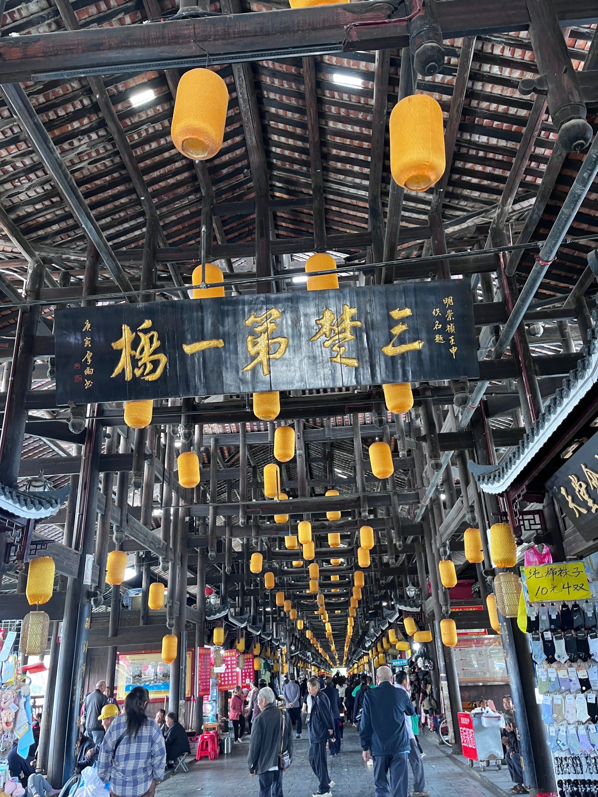 湖南哪里好玩又便宜(湖南哪个地方好玩又便宜)