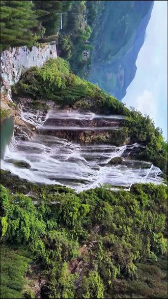 瓦屋山旁边景点叫什么(瓦屋山附近有哪些景区)