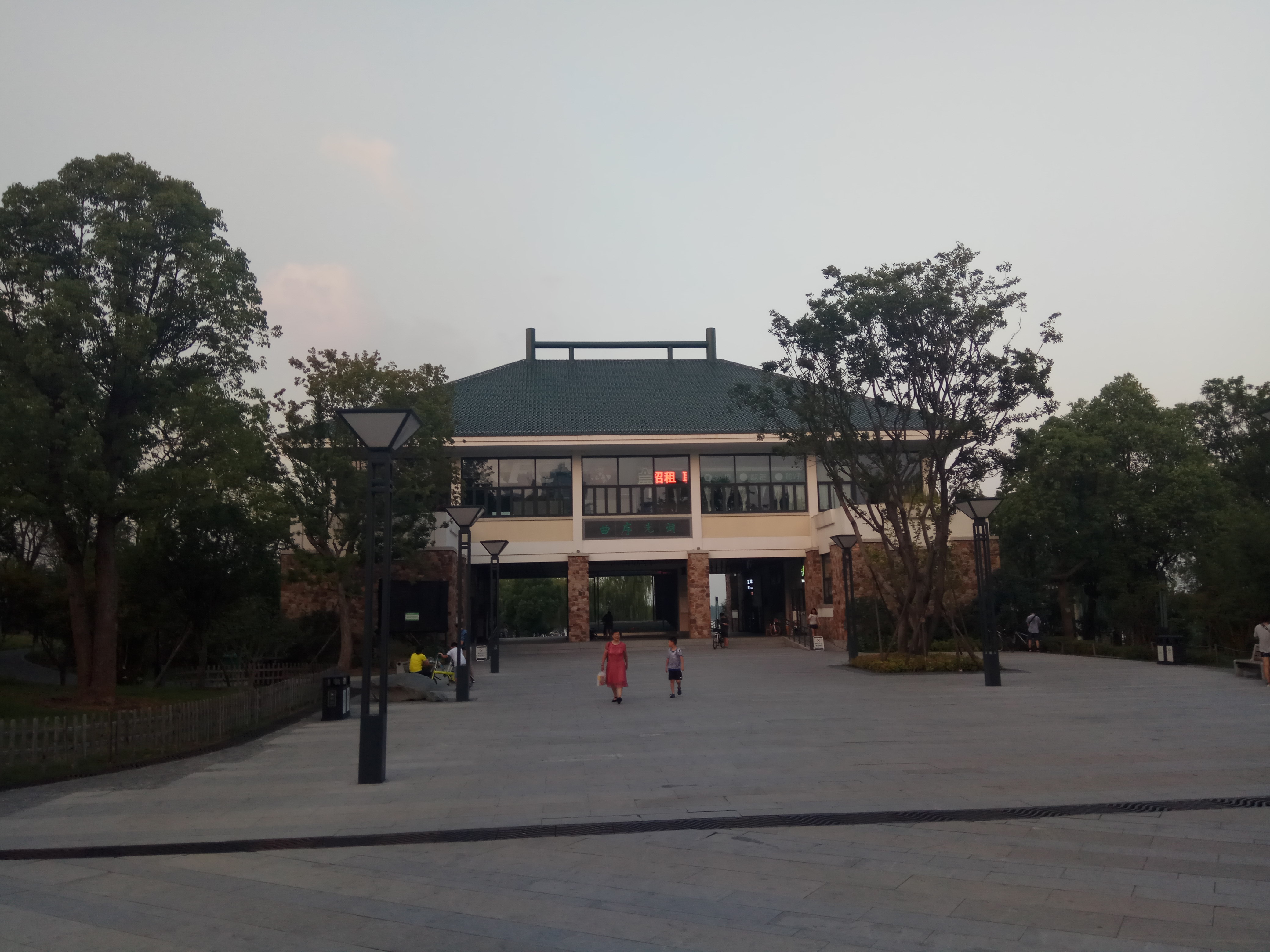 武汉东湖景区能打车吗(武汉东湖风景区观光车)